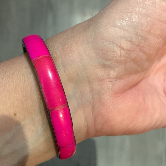 Bright pink bangle - Picture 3 of 6